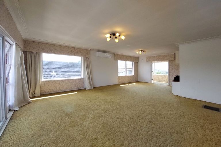 Photo of property in 187 Te Atatu Road, Te Atatu South, Auckland, 0610