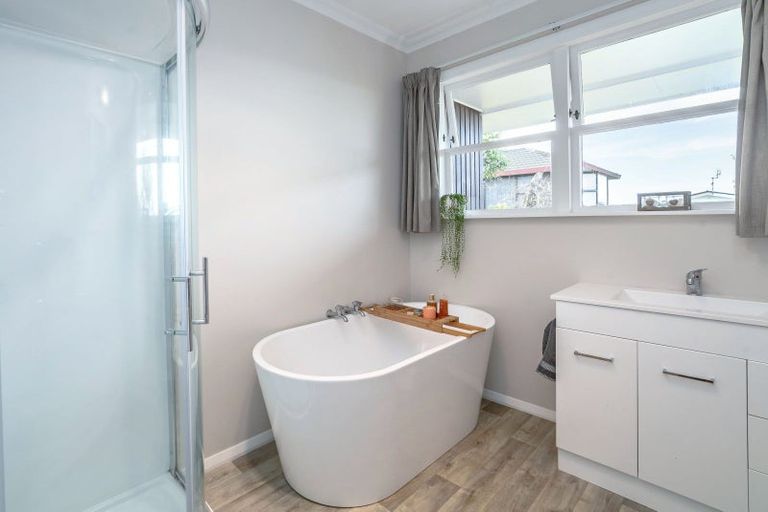 Photo of property in 24 Puriri Crescent, Lansdowne, Masterton, 5810