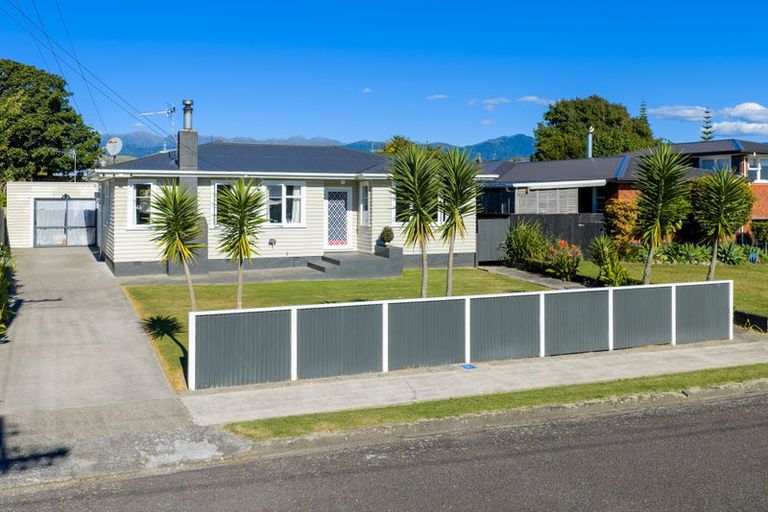 Photo of property in 14 Tawa Street, Levin, 5510