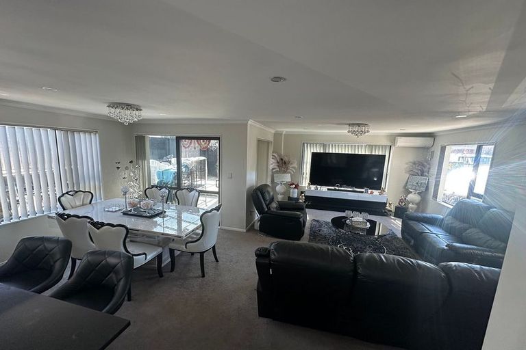 Photo of property in 8a Hallberry Road, Mangere East, Auckland, 2024