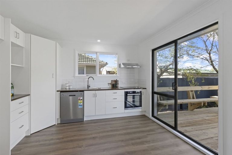 Photo of property in 38 Daniels Road, Redwood, Christchurch, 8051