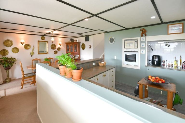 Photo of property in 1300 Whangaparaoa Road, Army Bay, Whangaparaoa, 0930