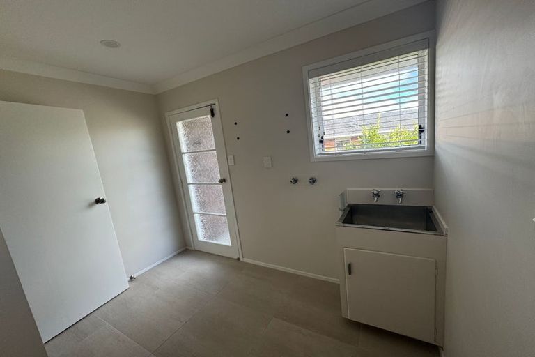 Photo of property in 23a Luton Avenue, Sunnyhills, Auckland, 2010