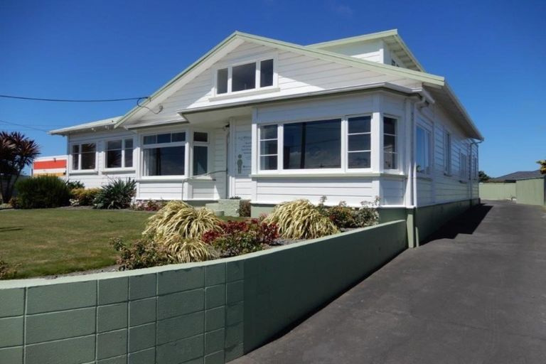 Photo of property in 47 Glover Road, Hawera, 4610