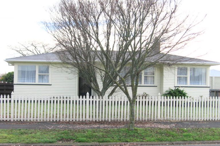 Photo of property in 18 Larnach Street, St Andrews, Hamilton, 3200