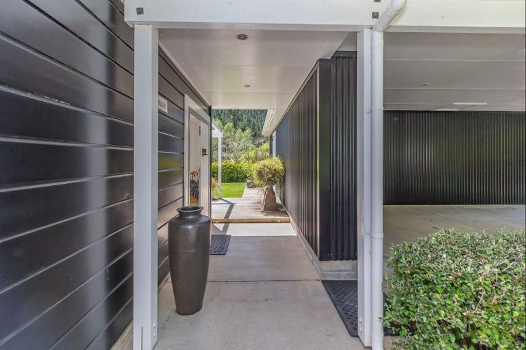 Photo of property in 803 Gladstone Road, Levin, 5571