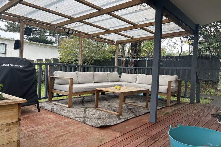 Photo of property in 79 Woodglen Road, Glen Eden, Auckland, 0602