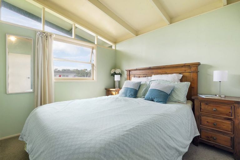 Photo of property in 1/68 Glenvar Road, Torbay, Auckland, 0630