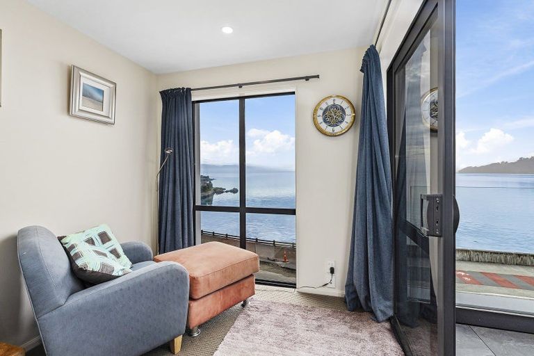 Photo of property in 2/148 Evans Bay Parade, Roseneath, Wellington, 6021