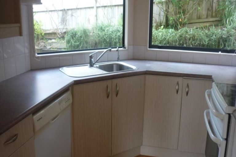 Photo of property in 20a Pohutukawa Avenue, Red Beach, 0932