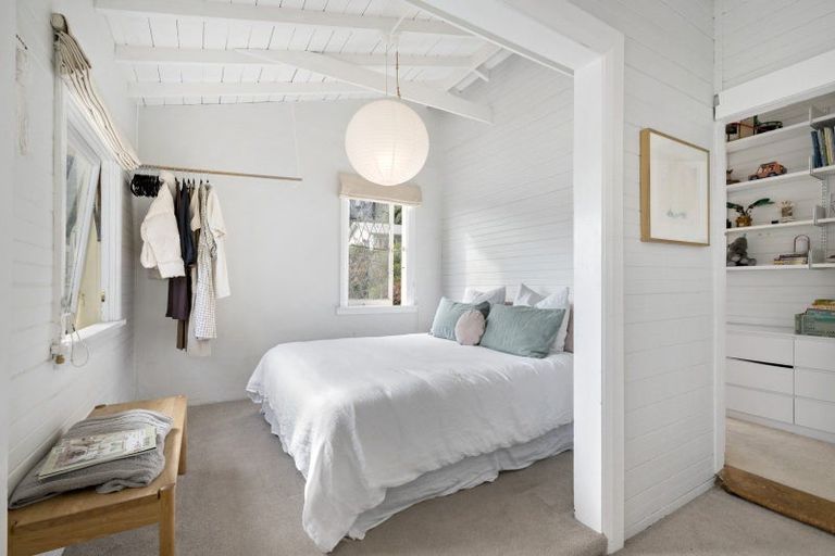 Photo of property in 28 Totara Street, Eastbourne, Lower Hutt, 5013