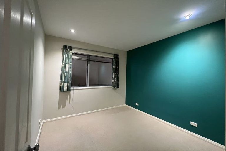 Photo of property in 19 East Coast Road, Milford, Auckland, 0620