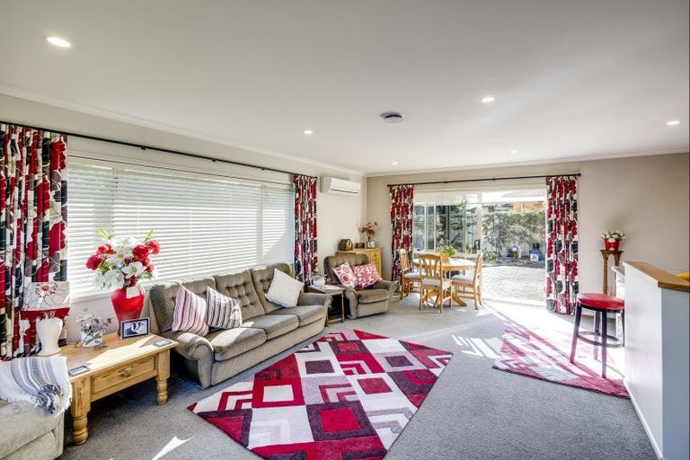 Photo of property in 23 White Street, Taradale, Napier, 4112