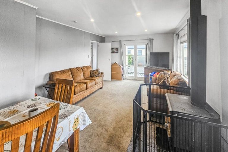 Photo of property in 33 Holyrood Street, Taradale, Napier, 4112