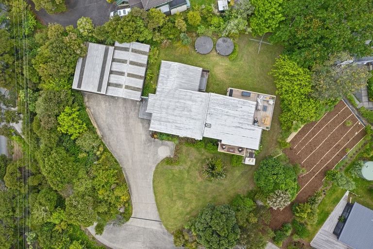 Photo of property in 17 Chatham Avenue, Paremoremo, Auckland, 0632