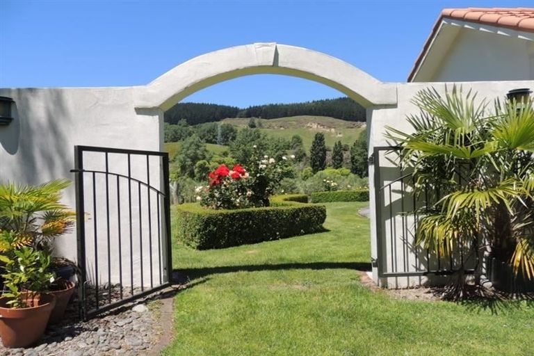 Photo of property in 92 Ellis Wallace Road, Eskdale, Napier, 4182