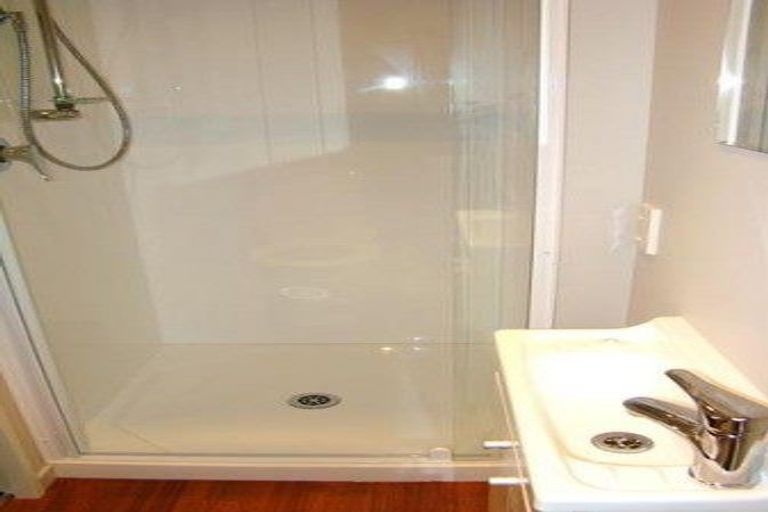 Photo of property in 100 Rattray Street, Riccarton, Christchurch, 8041