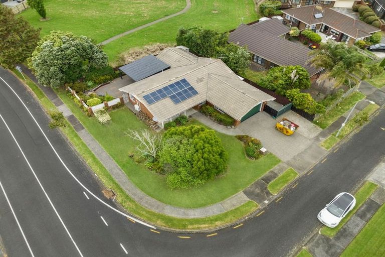 Photo of property in 2 Mirabell Place, Golflands, Auckland, 2013