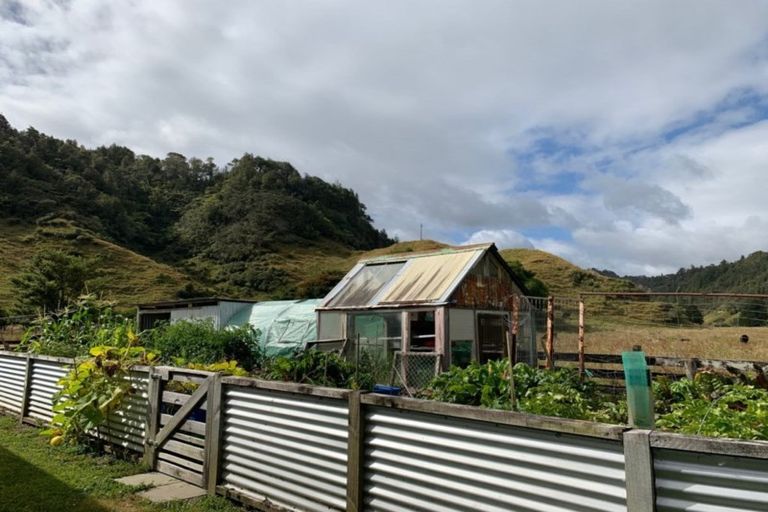 Photo of property in 14 Okau Road, Ahititi, Urenui, 4378