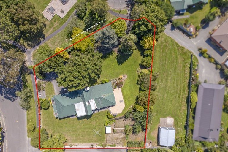 Photo of property in 13 Avoca Place, Darfield, 7510