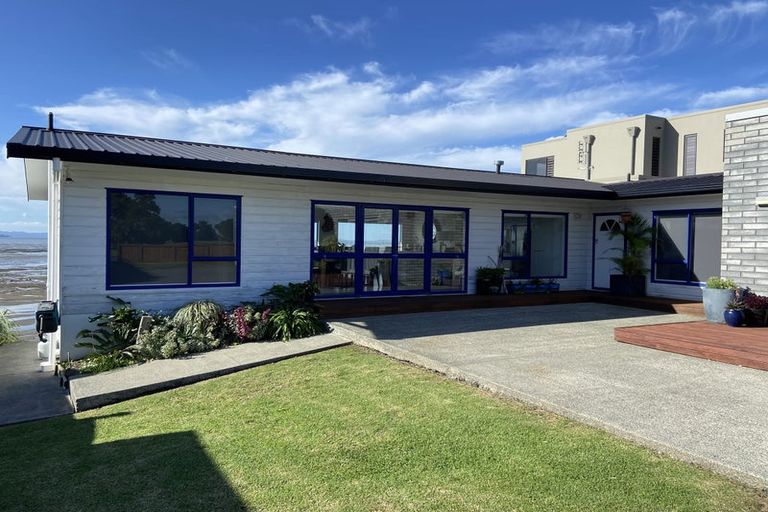 Photo of property in 121 Torkar Road, Clarks Beach, 2122