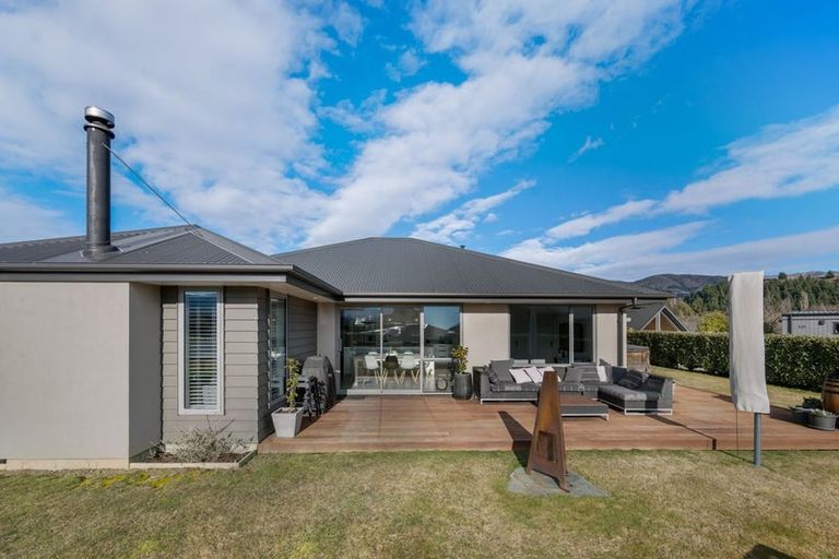 Photo of property in 14 Criffel Place, Luggate, Cromwell, 9383