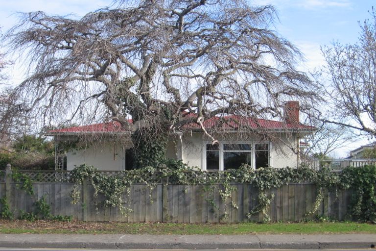 Photo of property in 807 Grove Road, Mayfair, Hastings, 4122