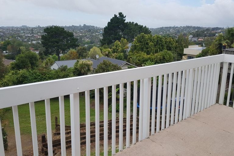 Photo of property in 72a Carlisle Road, Browns Bay, Auckland, 0632