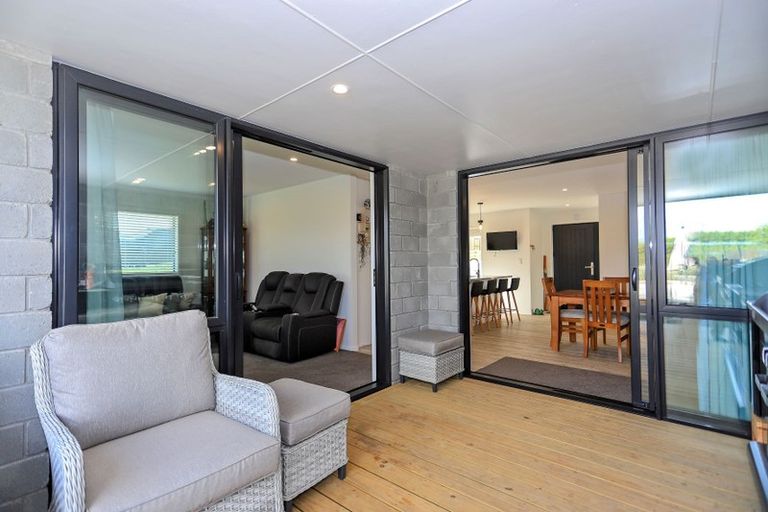 Photo of property in 15 Anglers Way, Omokoroa, 3114