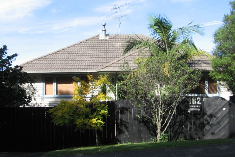 Photo of property in 182 Old Titirangi Road, Titirangi, Auckland, 0604