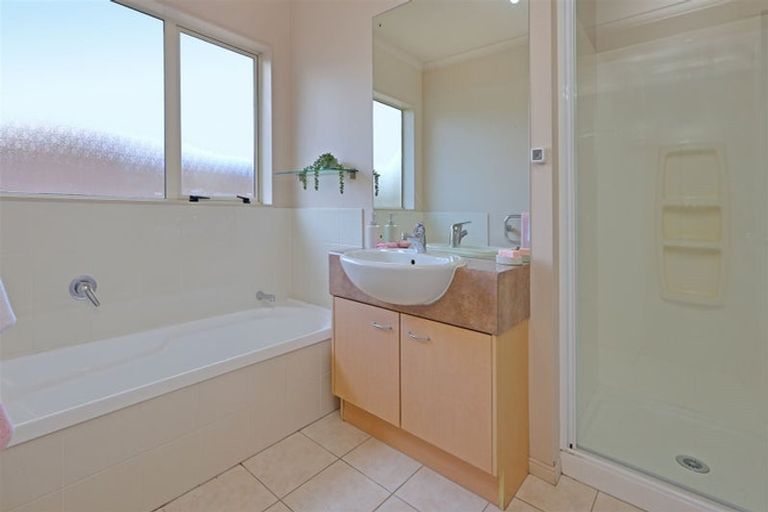 Photo of property in 6 Lantern Court, Henderson, Auckland, 0612