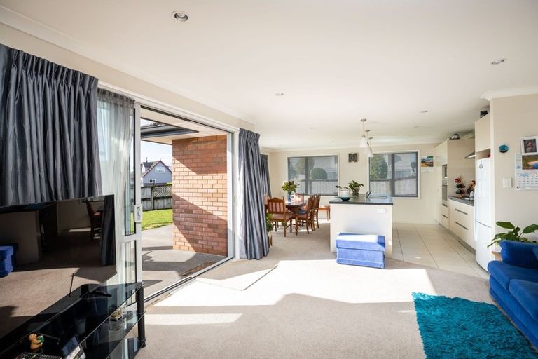 Photo of property in 1 Honeyfield Drive, Whalers Gate, New Plymouth, 4310