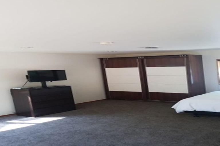 Photo of property in 1/29 John Court Street, Birkenhead, Auckland, 0626