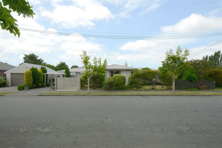 Photo of property in 71 Daniels Road, Redwood, Christchurch, 8051