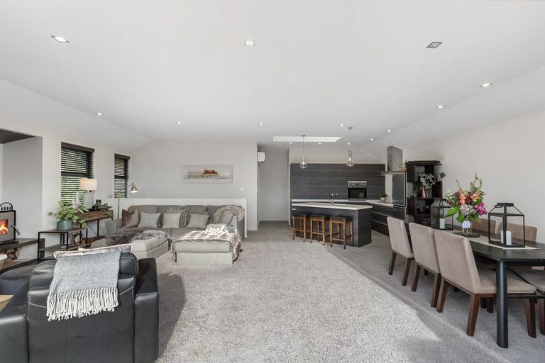 Photo of property in 31 Rannoch Drive, Jacks Point, Queenstown, 9371