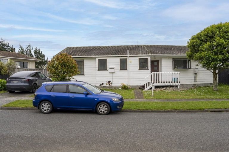 Photo of property in 17 Trinidad Crescent, Grenada Village, Wellington, 6037