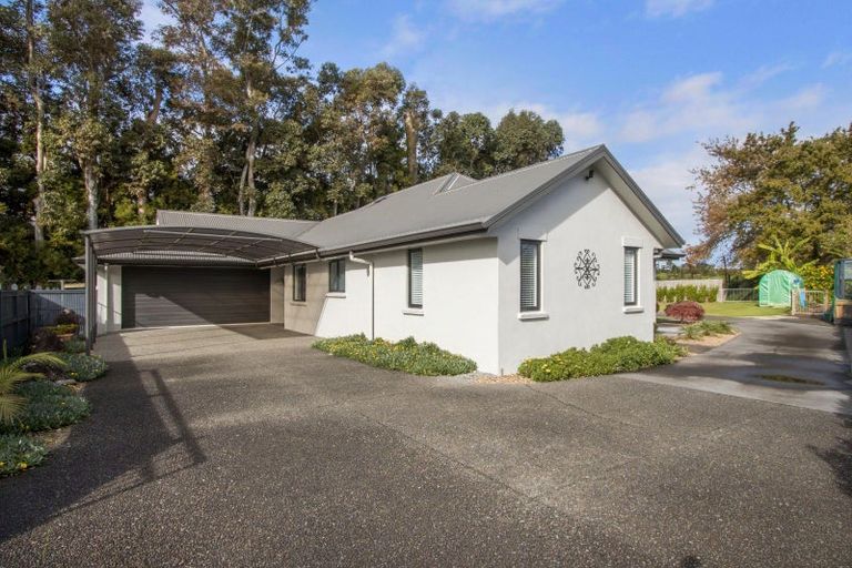 Photo of property in 10 Bransley Grove, Katikati, 3129