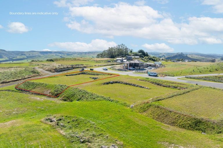 Photo of property in 2 Glendas Way, Acacia Bay, 3385