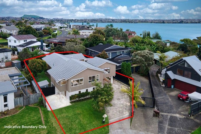 Photo of property in 12 Davita Place, Farm Cove, Auckland, 2012