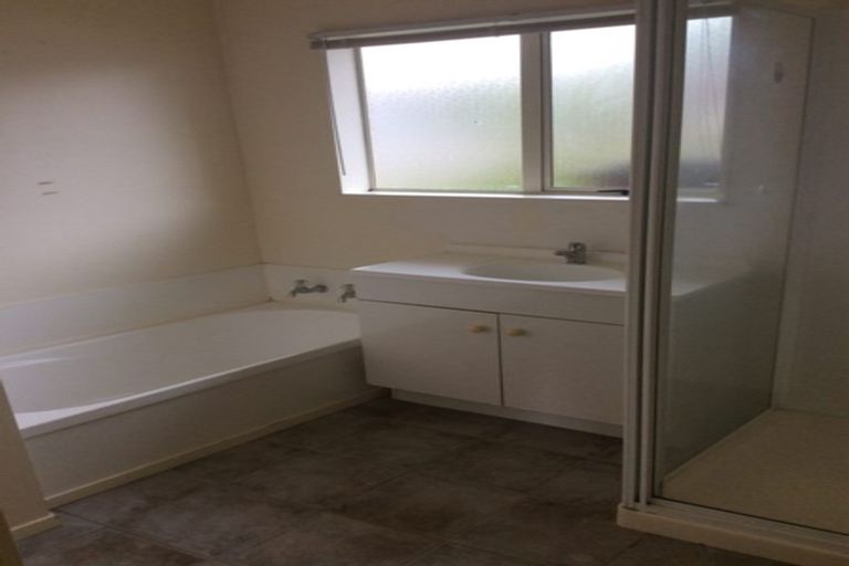 Photo of property in 14 Portrush Lane, Takanini, 2112