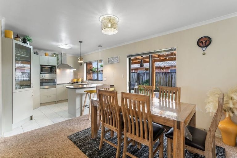 Photo of property in 8 Maadi Place, Papakura, 2110