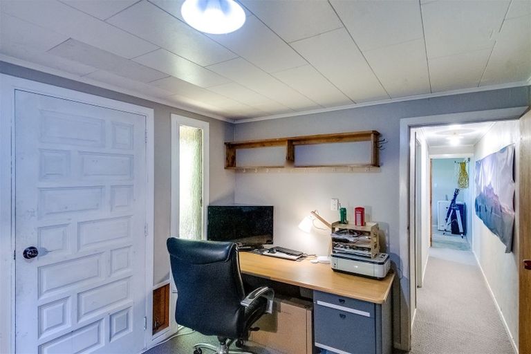 Photo of property in 15a Colenso Avenue, Hospital Hill, Napier, 4110