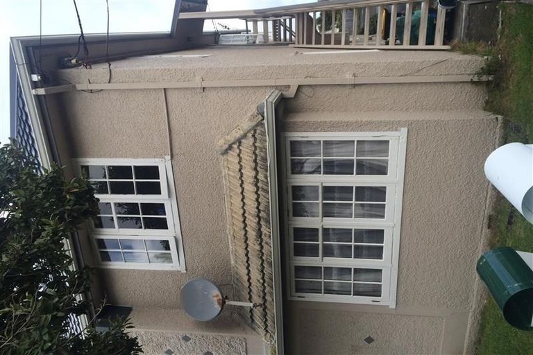 Photo of property in 42b Apu Crescent, Lyall Bay, Wellington, 6022