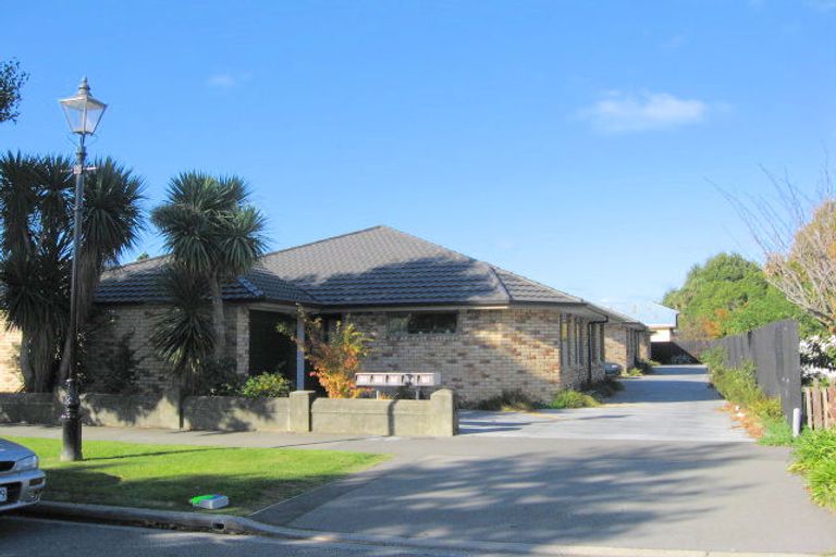 Photo of property in 16c Defoe Place, Waltham, Christchurch, 8023