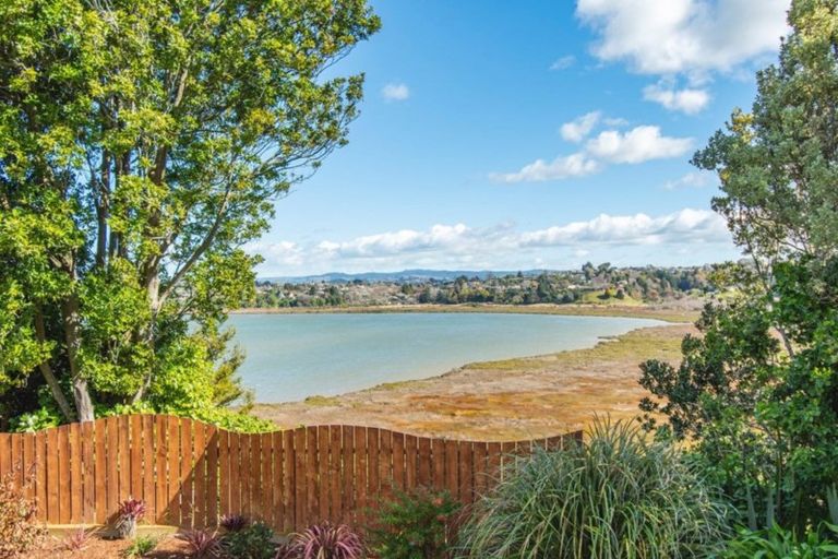 Photo of property in 73 Goods Road, Otumoetai, Tauranga, 3110