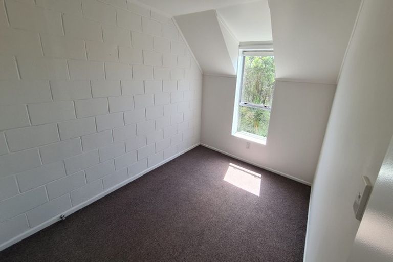 Photo of property in 7 Hollydale Grove, Churton Park, Wellington, 6037