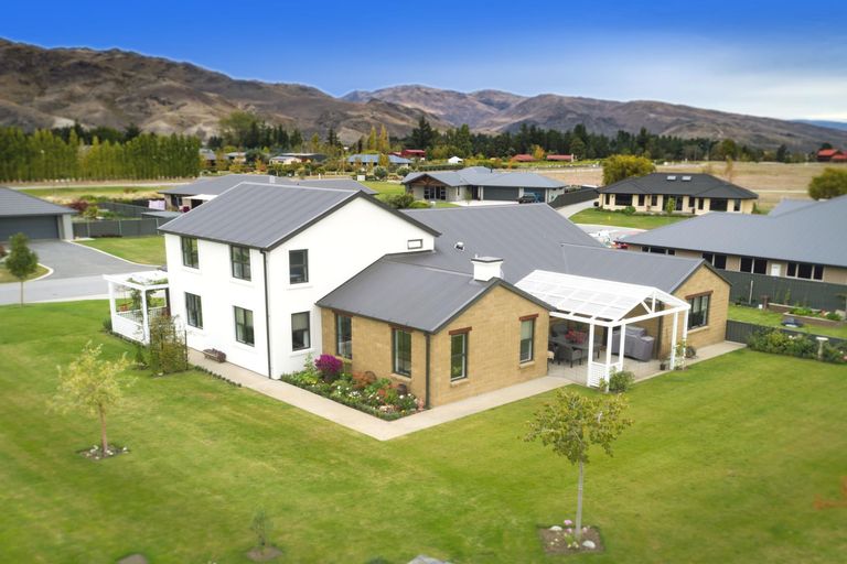 Photo of property in 1 Ash Lane, Cromwell, 9310