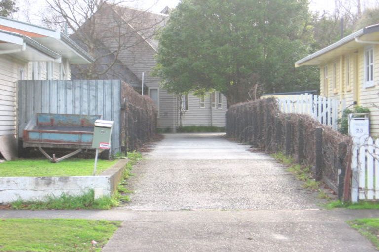 Photo of property in 19 Ruamahanga Crescent, Terrace End, Palmerston North, 4410