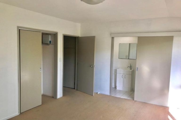 Photo of property in Krisley Court, 12/6 Ambrico Place, New Lynn, Auckland, 0600