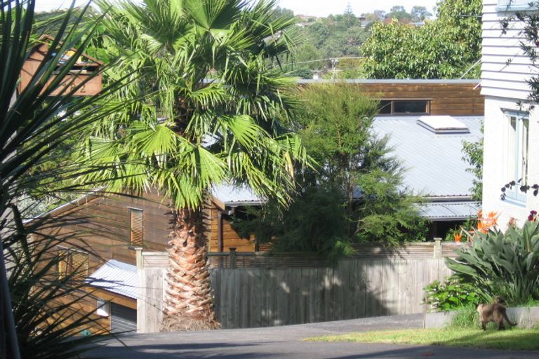 Photo of property in 180b Old Titirangi Road, New Lynn, Auckland, 0600